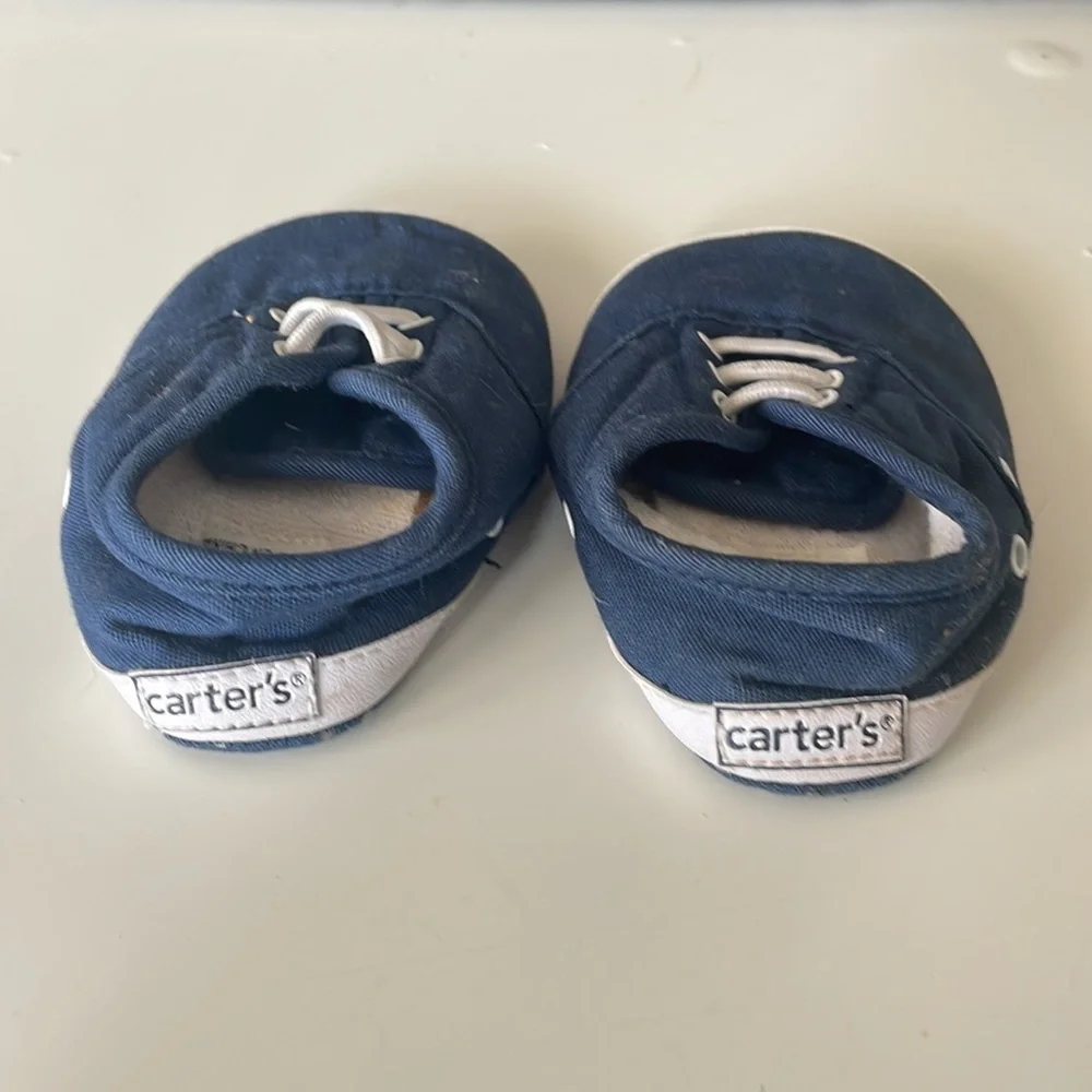 Carter’s Baby Canvas Sneakers Sz 3 EUC